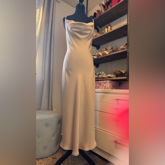 Satin dress - Picture 16 of 16